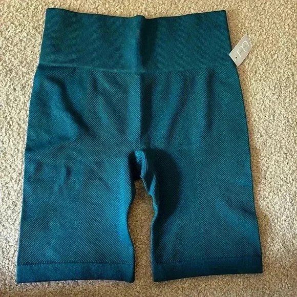 🆕 Maurices Super High Rise Seamless 8in Bermuda Bike Short-Size XS - Picture 4 of 7